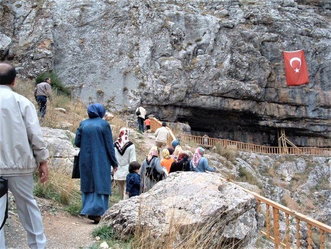 22 kilometre uzunluğuna sahip Tınaztepe Mağarası'na büyük ilgi